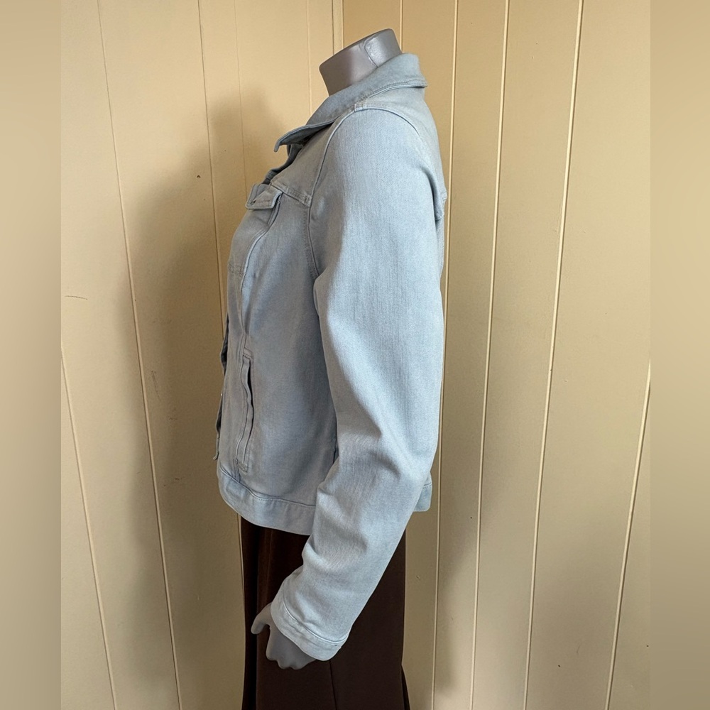 Time and Tru Jean Denim Jacket Women's XL (16-18) Light Blue wash Trucker Jean - Picture 3 of 16
